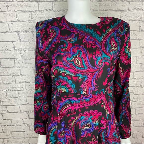 VINTAGE STUNNER - Picture 9 of 15